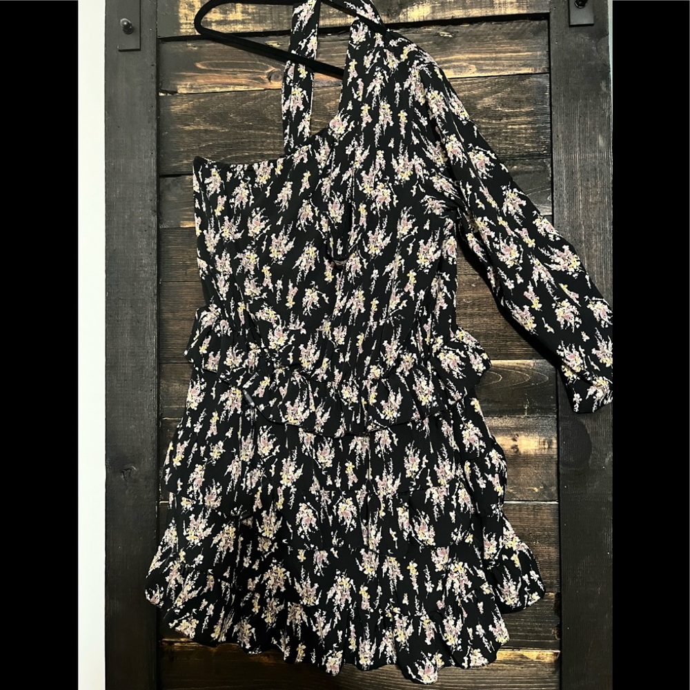 • Black Floral One Shoulder Dress •
